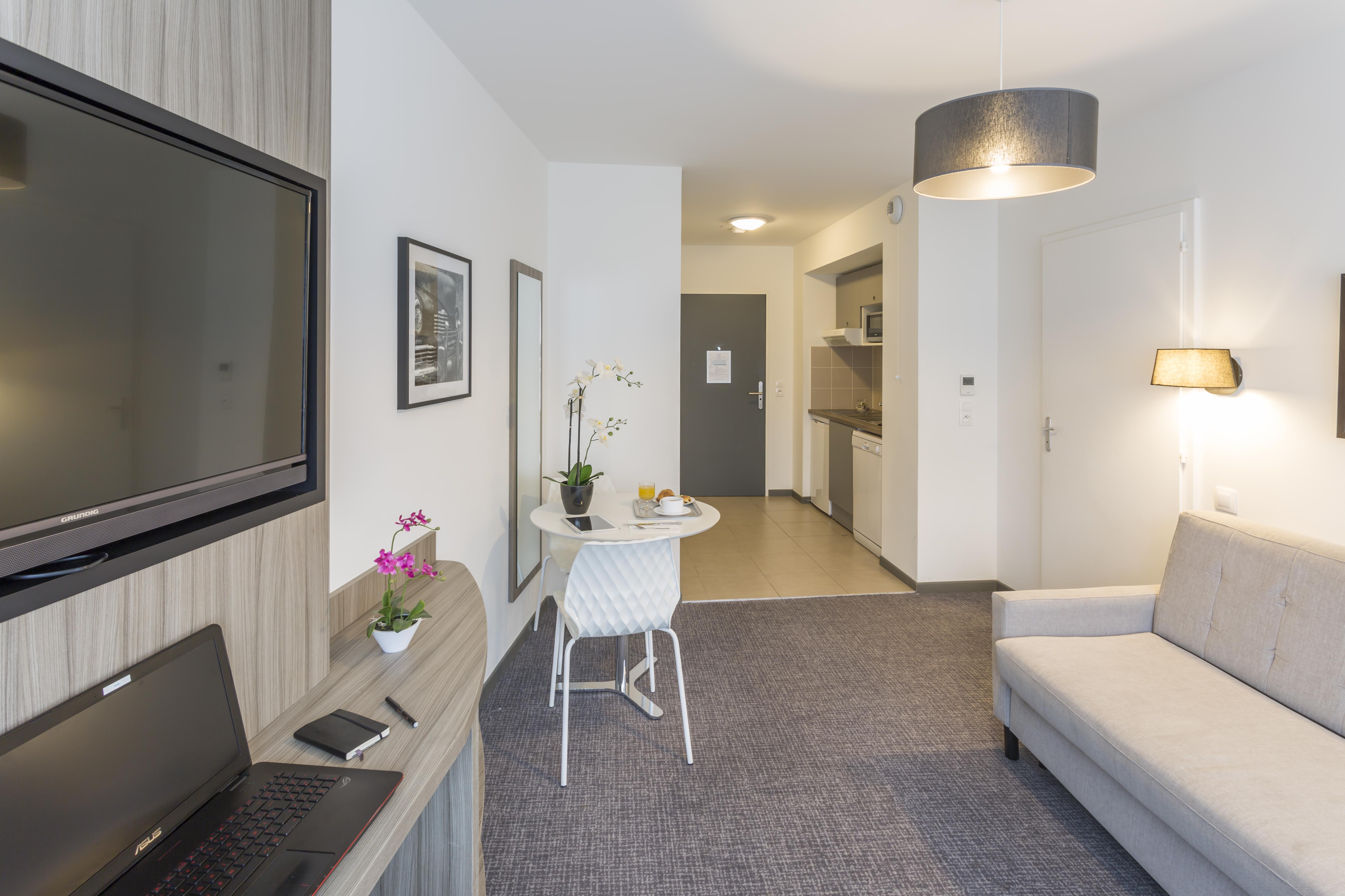 Nemea Appart Hotel Elypseo Strasbourg Port Ngoại thất bức ảnh