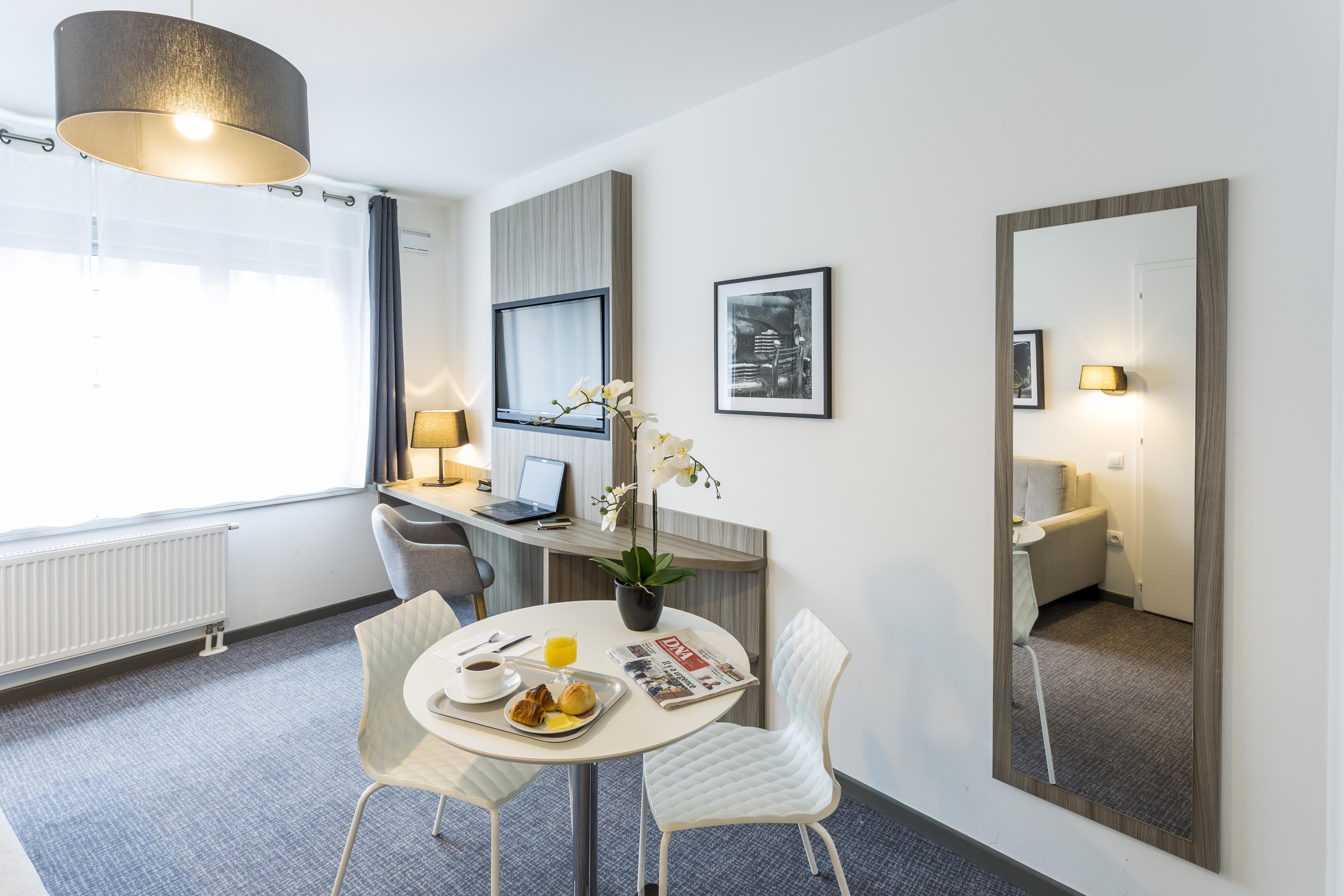 Nemea Appart Hotel Elypseo Strasbourg Port Ngoại thất bức ảnh